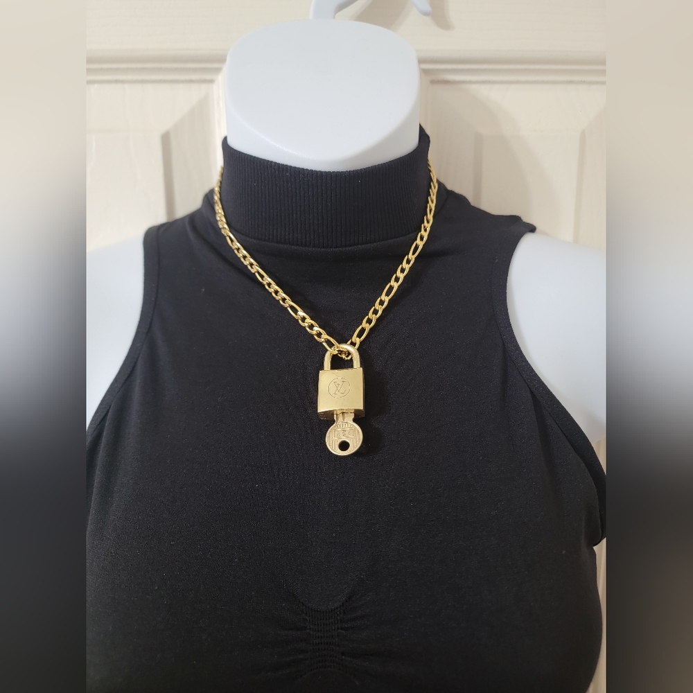 Authentic Vintage Gold Louis Vuitton Key and Lock Necklace Set #226🔒🔑